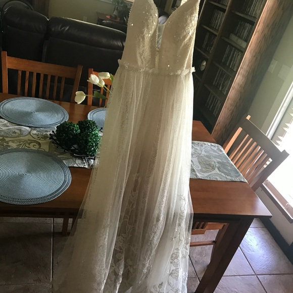 Chic Nostalgia Selene Wedding Dress - Picture 6 of 9